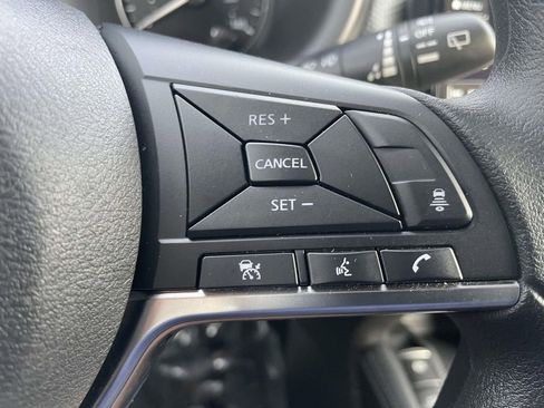 Used 2024 Nissan Kicks SV image 32