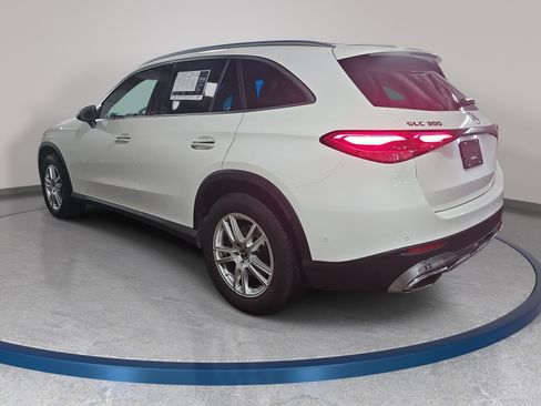Used 2025 Mercedes-Benz GLC 300 4MATIC image 8