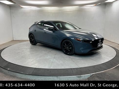 Used 2021 MAZDA MAZDA3 Hatchback w/Premium Plus Pkg image 7