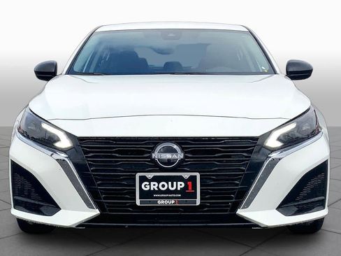 Used 2025 Nissan Altima 2.5 SV FWD image 4