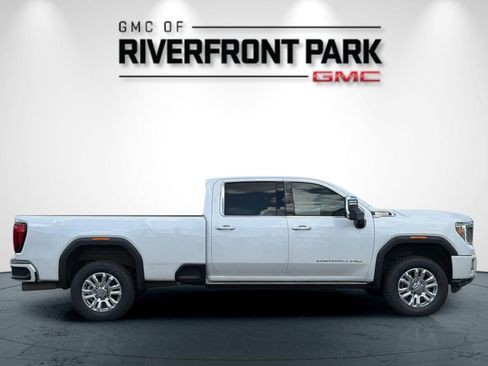 Used 2021 GMC Sierra 3500 Denali w/ Denali Ultimate Package AWD/4WD image 2