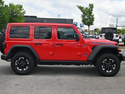 Used 2025 Jeep Wrangler Unlimited Rubicon 4xe w/ Safety Group AWD/4WD image 11