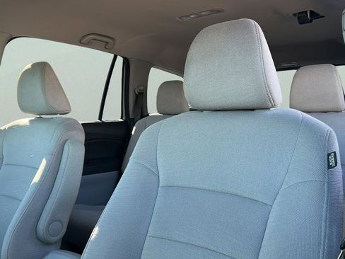 Used 2018 Honda Pilot EX image 12