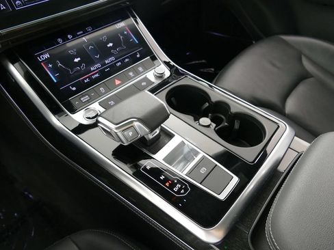 Used 2025 Audi Q7 3.0T Premium Plus AWD/4WD image 21