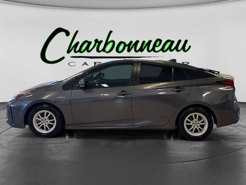 Used 2021 Toyota Prius LE image 2