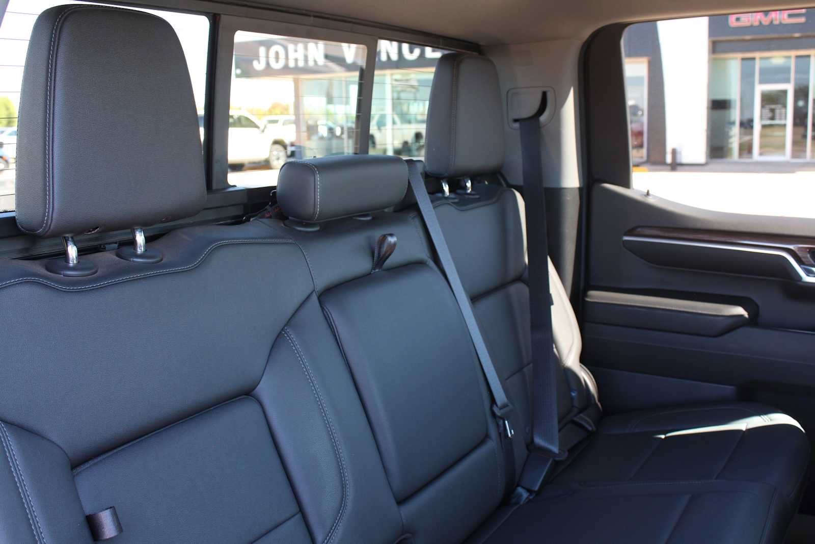 Used 2022 Chevrolet Silverado 1500 RST w/ Redline Edition AWD/4WD image 23