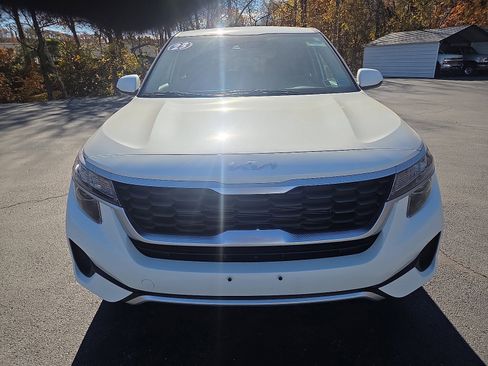 Used 2023 Kia Seltos LX image 8