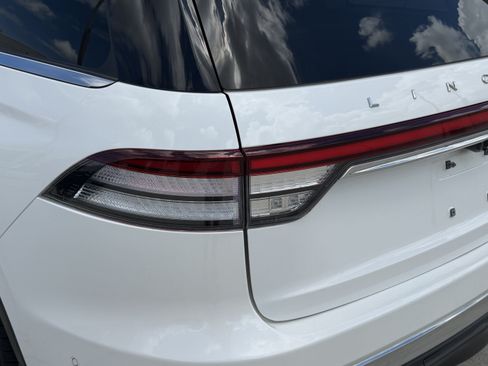 Used 2022 Lincoln Aviator Reserve w/ Equipment Group 201A AWD/4WD image 10