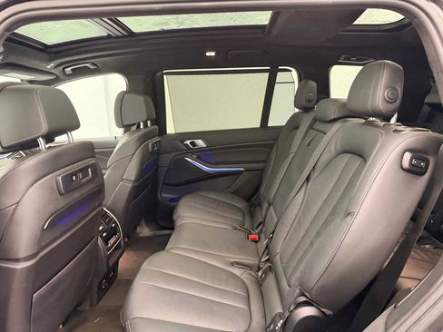 Used 2022 BMW X7 xDrive40i w/ Executive Package image 21