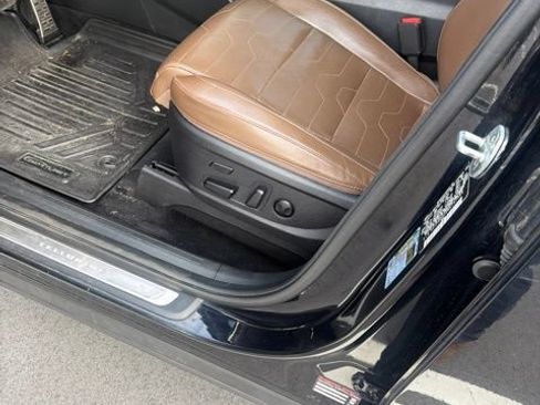 Used 2021 Kia Telluride SX w/ SX Prestige Package AWD/4WD image 3