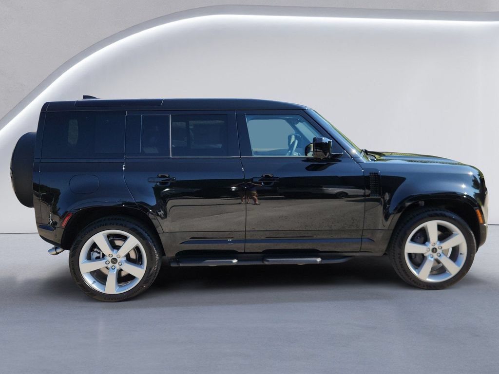 New 2026 Land Rover Defender 110 X-Dynamic SE AWD/4WD image 6