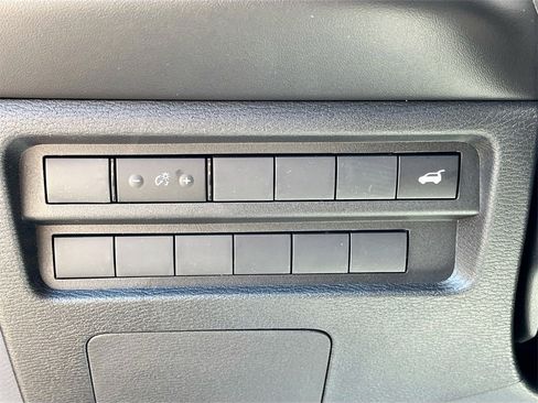 New 2025 Mitsubishi Outlander SE image 10