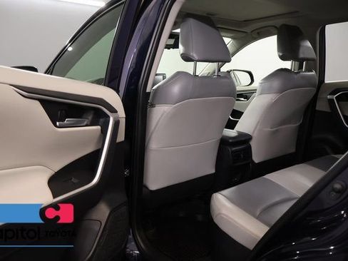 Certified 2022 Toyota RAV4 XLE Premium AWD/4WD image 31