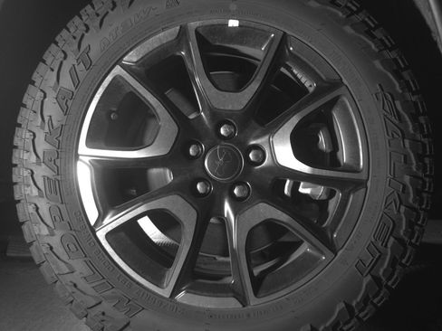 Used 2025 Jeep Compass Trailhawk image 13