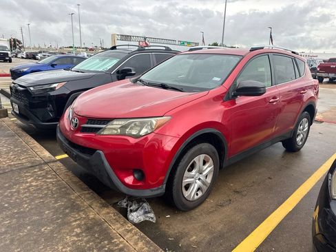Used 2014 Toyota RAV4 LE FWD image 4