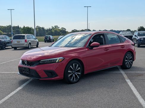 Used 2024 Honda Civic EX-L image 2