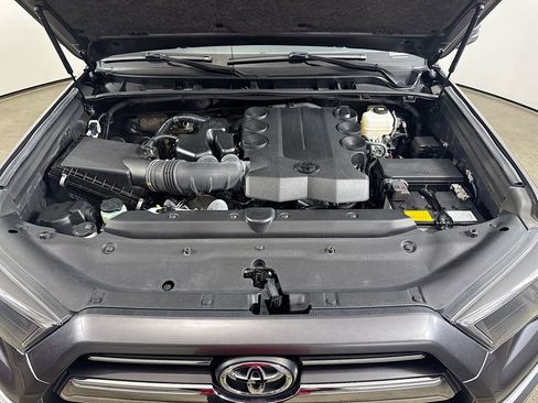 Used 2022 Toyota 4Runner Limited AWD/4WD image 32