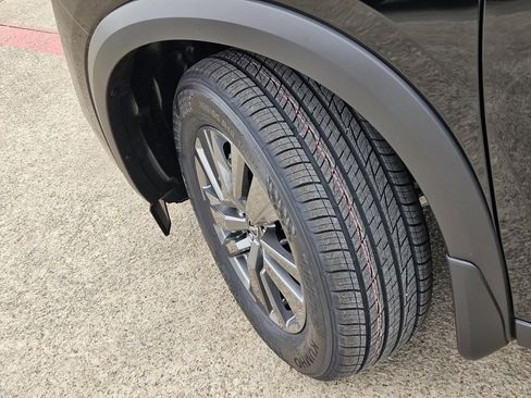 New 2026 Nissan Pathfinder SV image 9