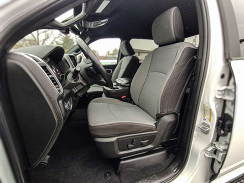 Used 2024 RAM 3500 Big Horn image 8