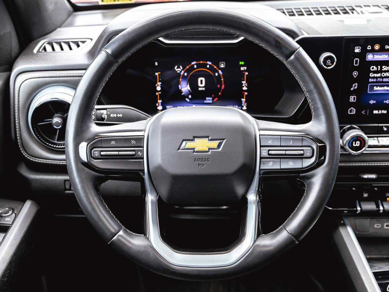 Used 2023 Chevrolet Colorado LT w/ LT Convenience Package III AWD/4WD image 12