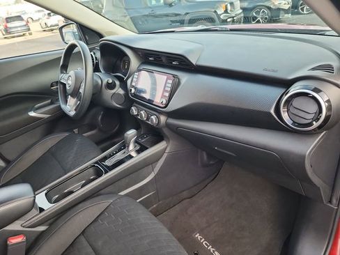 Used 2023 Nissan Kicks SV image 14