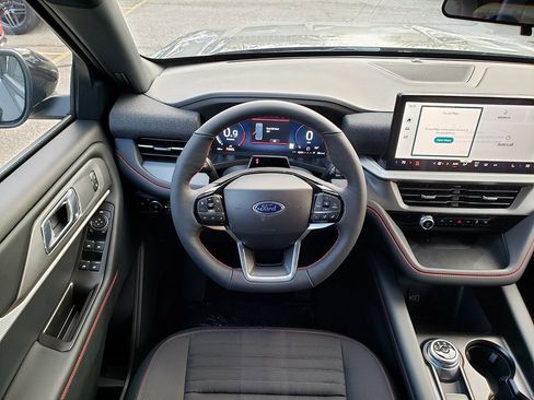 New 2026 Ford Explorer ST-Line w/ ST-Line Street Pack image 14