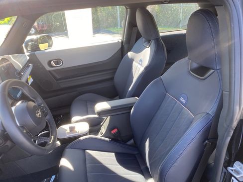 Used 2025 MINI Cooper 2-Door Hardtop image 11