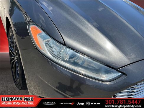 Used 2016 Ford Fusion Titanium AWD/4WD image 29