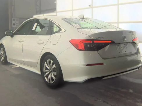 Used 2022 Honda Civic LX image 4