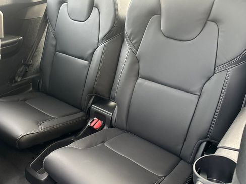 New 2026 Volvo XC90 T8 Ultra w/ Protection Package image 16
