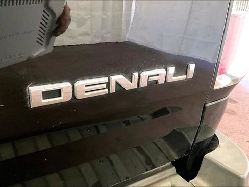 Used 2018 GMC Canyon Denali image 13
