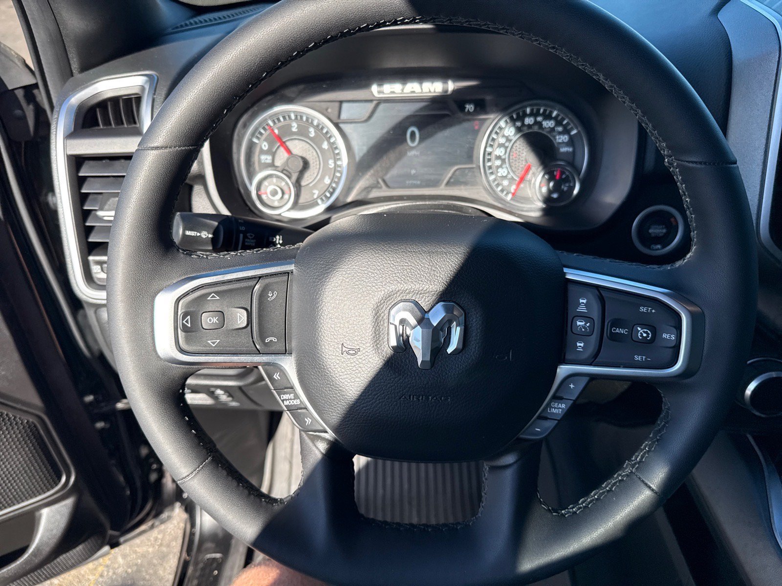 Used 2025 RAM 1500 Big Horn AWD/4WD image 10