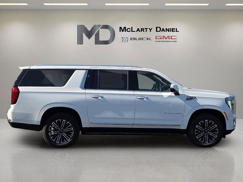 New 2026 GMC Yukon XL Elevation w/ Elevation Premium Package AWD/4WD image 6
