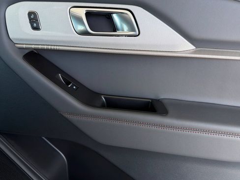 New 2026 Ford Explorer Active RWD image 19