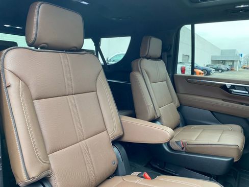 New 2026 Chevrolet Suburban High Country image 31