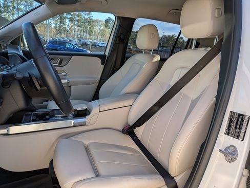 Used 2020 Mercedes-Benz GLB 250 250 image 12