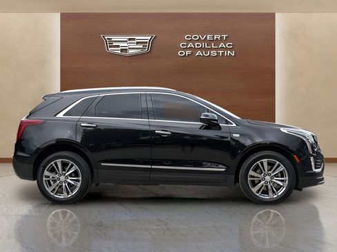 Certified 2023 Cadillac XT5 Premium Luxury w/ Technology Package FWD image 5