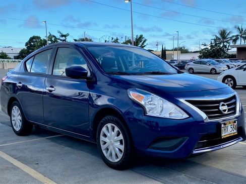 Used 2019 Nissan Versa SV FWD image 3