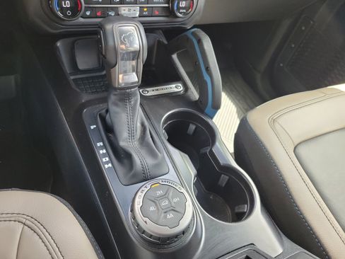 Used 2024 Ford Bronco Wildtrak AWD/4WD image 32