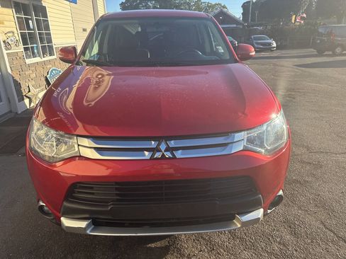 Used 2015 Mitsubishi Outlander SE image 7