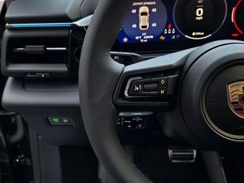 New 2025 Porsche Macan 4S Electric image 21