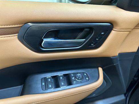 New 2025 Nissan Armada SL w/ Captain's Chari Seat Package image 19