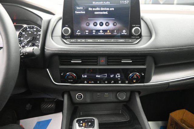Certified 2023 Nissan Rogue SV w/ SV Premium B Package FWD image 15