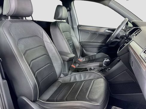 Certified 2024 Volkswagen Tiguan SEL R-Line AWD/4WD image 33