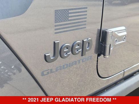 Used 2021 Jeep Gladiator Sport AWD/4WD image 11