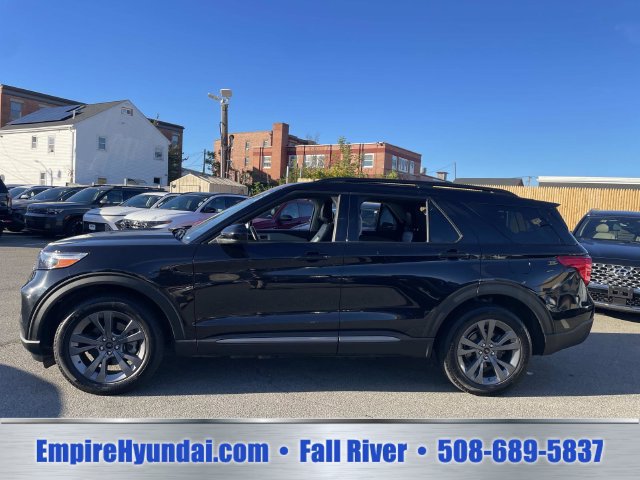 Used 2023 Ford Explorer XLT w/ Equipment Group 202A AWD/4WD image 11