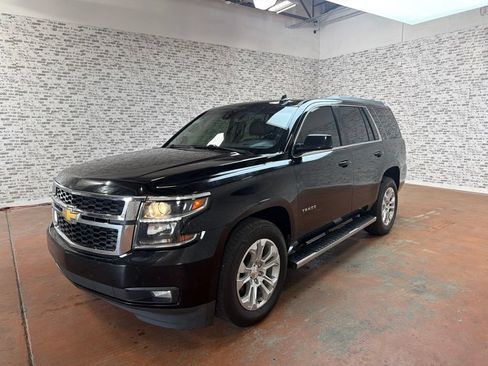 Used 2019 Chevrolet Tahoe LT w/ Luxury Package AWD/4WD image 3