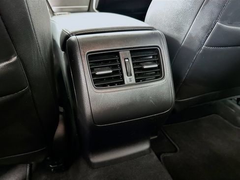 Used 2019 Honda Accord Touring image 4