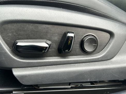 Used 2022 Lexus ES 350 w/ Accessory Package image 21