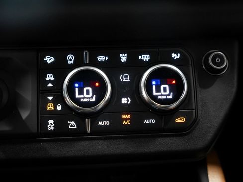 Used 2020 Land Rover Defender 110 X AWD/4WD image 19